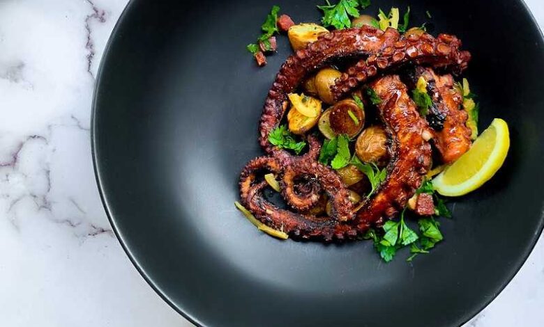 سینی اختاپوس کبابی Grilled Octopus
